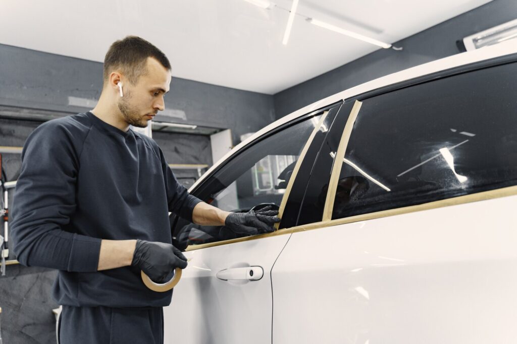 Preparing car before spray painting 1157 36583